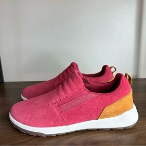 Caterpillar Red Suede Unisex Quest Slip On Sneakers Sz 7 Womens